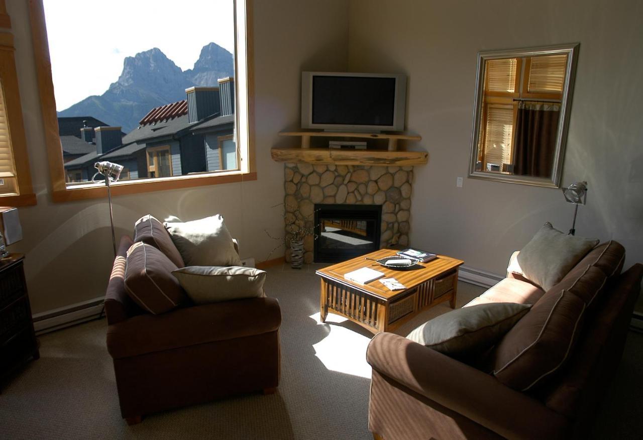 Apartment 407, Contemporary Decor Canmore Bagian luar foto
