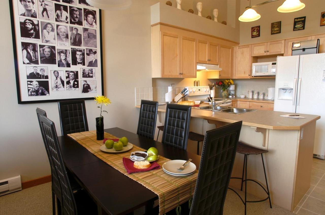 Apartment 407, Contemporary Decor Canmore Bagian luar foto
