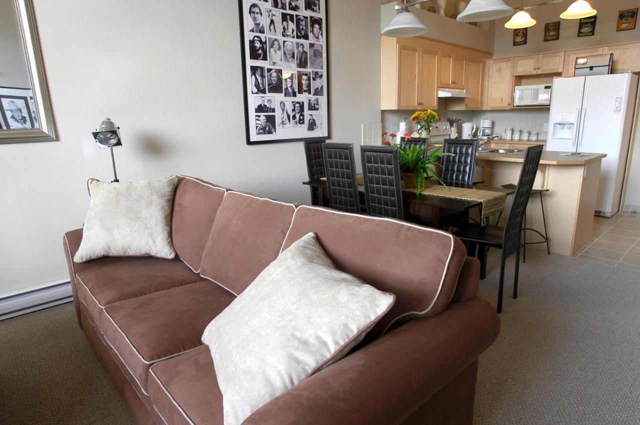 Apartment 407, Contemporary Decor Canmore Bagian luar foto